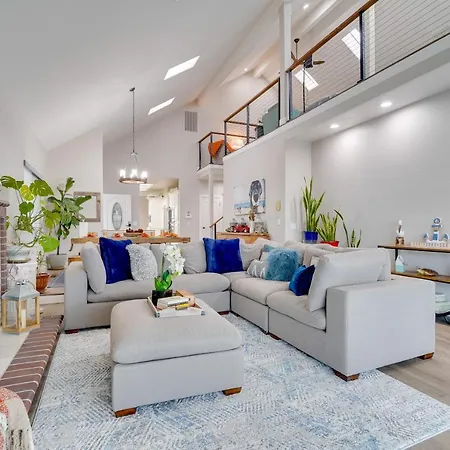 Discovery Bay Vacation Rental With Private Dock
